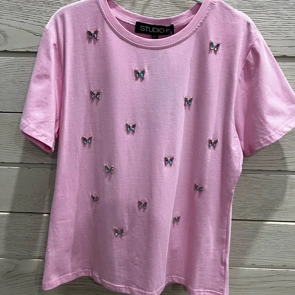 Glamour os T-Shirt whit luxury butterflies in crystals. - Picture 5 of 6